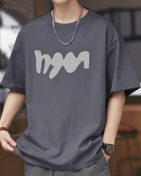 【OUTLET/即納】アブストラクトロゴワイドシルエット半袖Tシャツ P1371