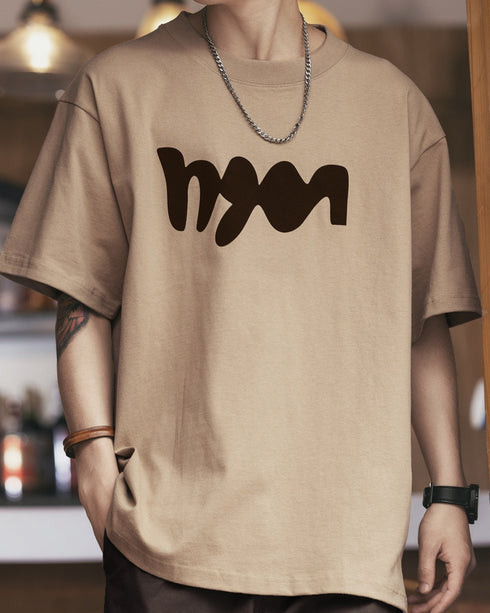 【OUTLET/即納】アブストラクトロゴワイドシルエット半袖Tシャツ P1371