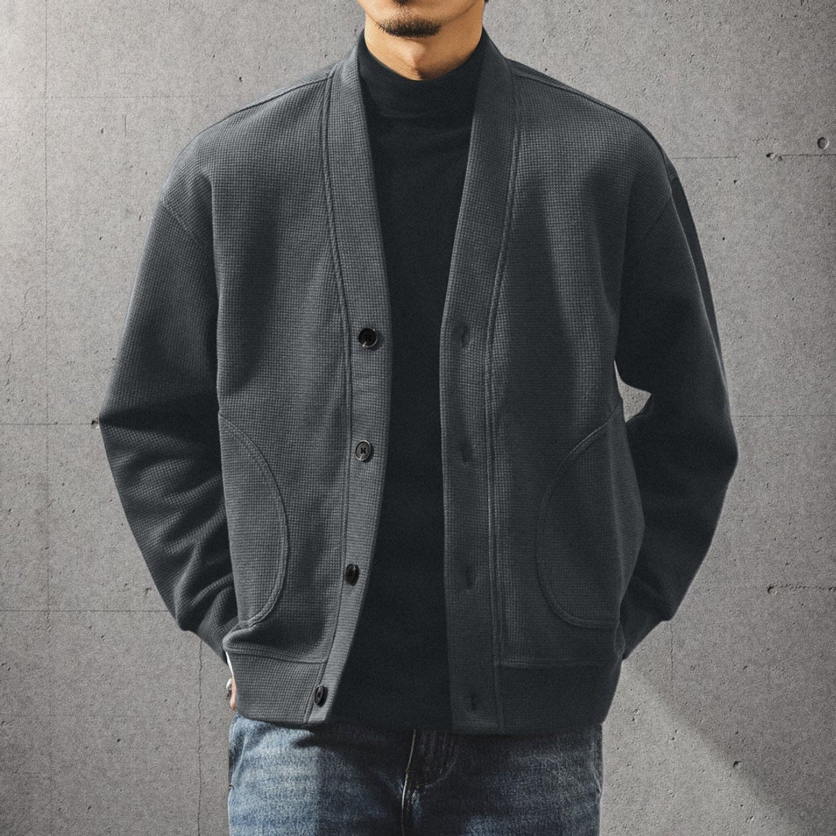 テクスチャードボタンフロントカーディガン P2217 – PEAK BLUE (ピーク